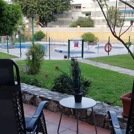 Beautiful Apartment In La Carihuela, Torremolinos Esterno foto
