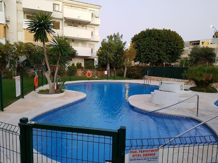 Beautiful Apartment In La Carihuela, Torremolinos Esterno foto